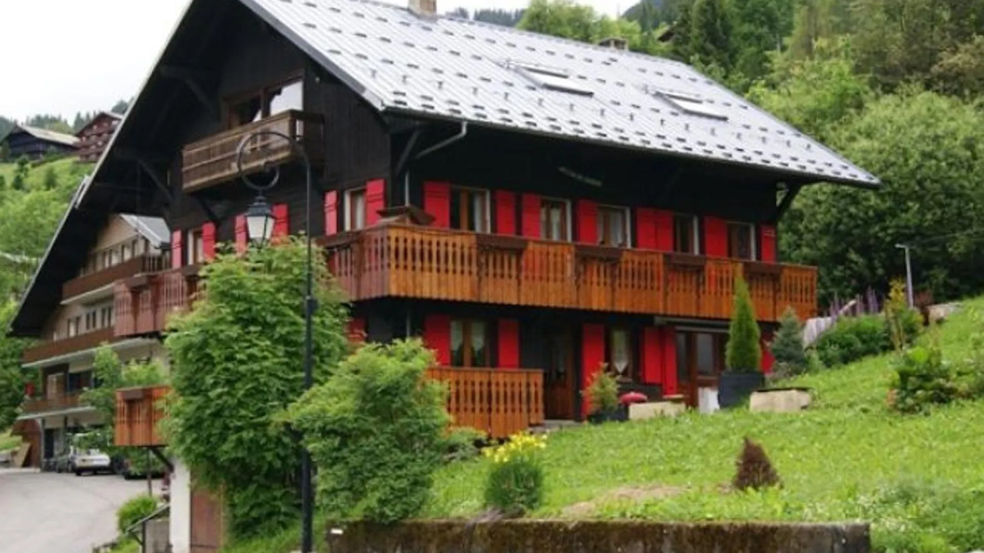 Appartement Lumineux 3 Pieces Avec Balcon, Parking, Et Equipements Famille A Chatel - Fr-1-676-46 0*,  France