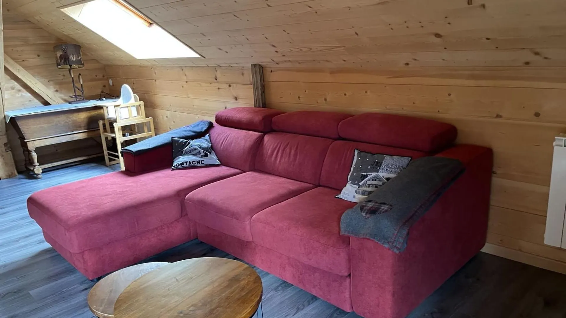 Appartement Lumineux 3 Pieces Avec Balcon, Parking, Et Equipements Famille A Chatel - Fr-1-676-46 France